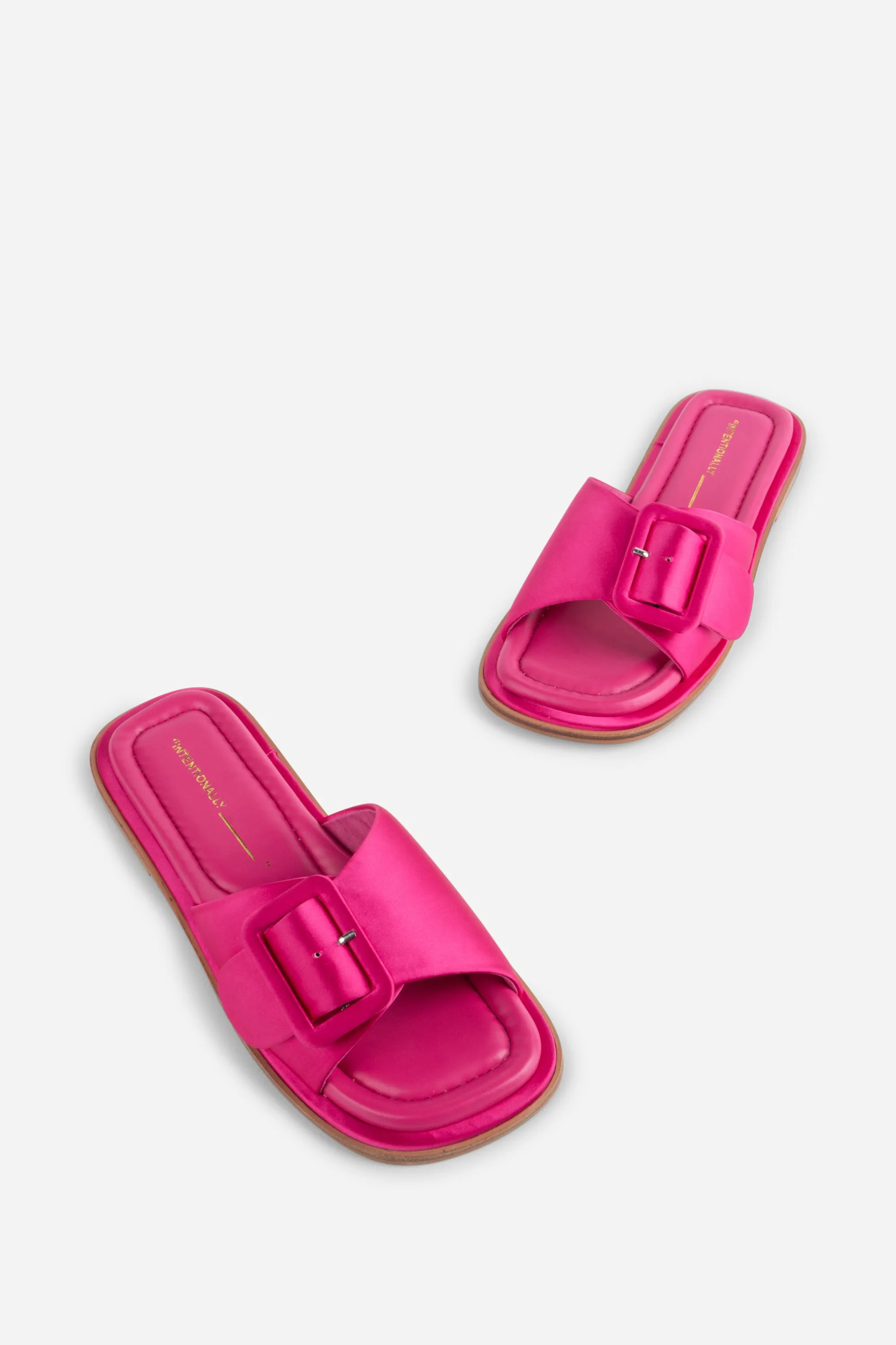 ASTRID SQUARE TOE SANDAL