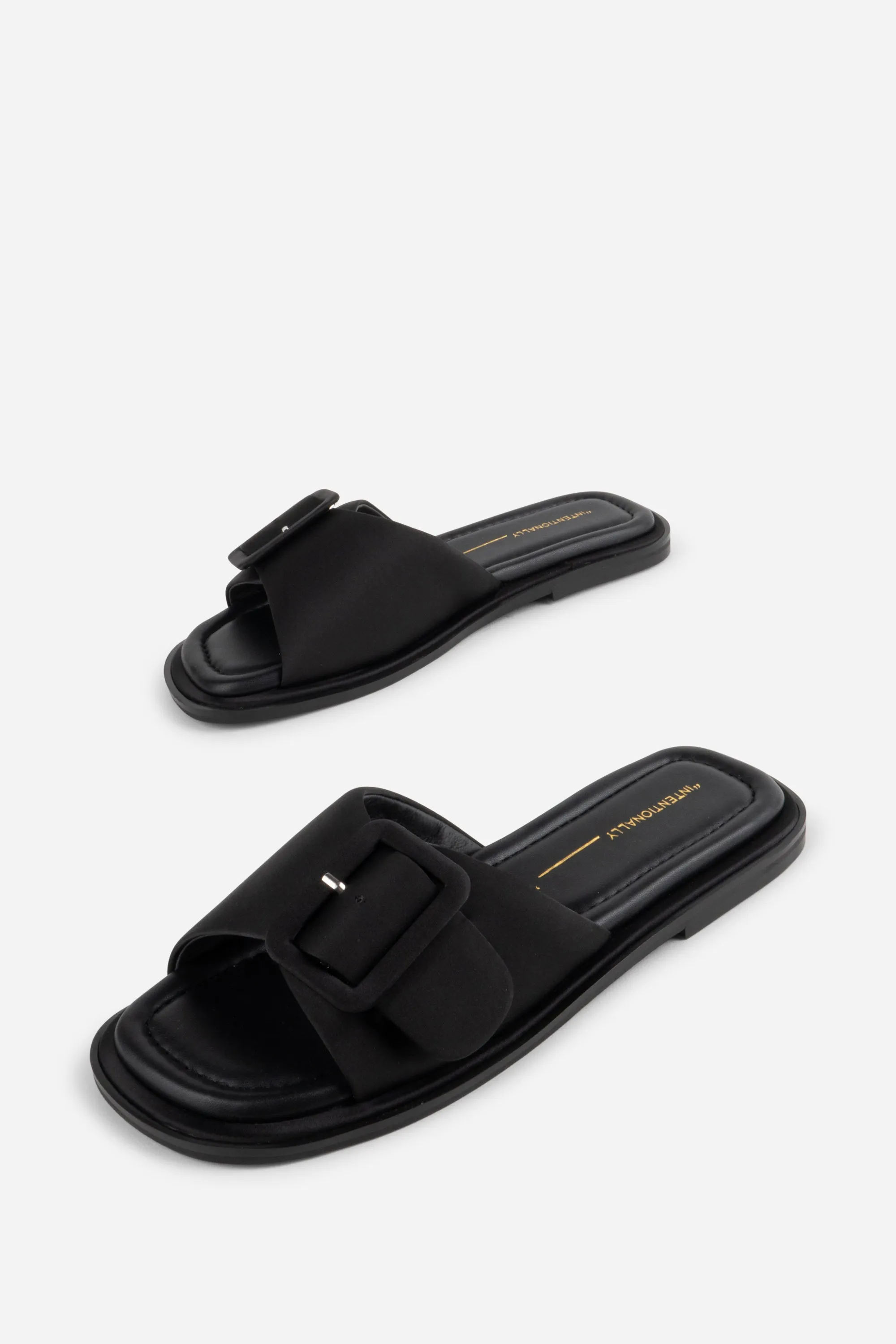 ASTRID SQUARE TOE SANDAL