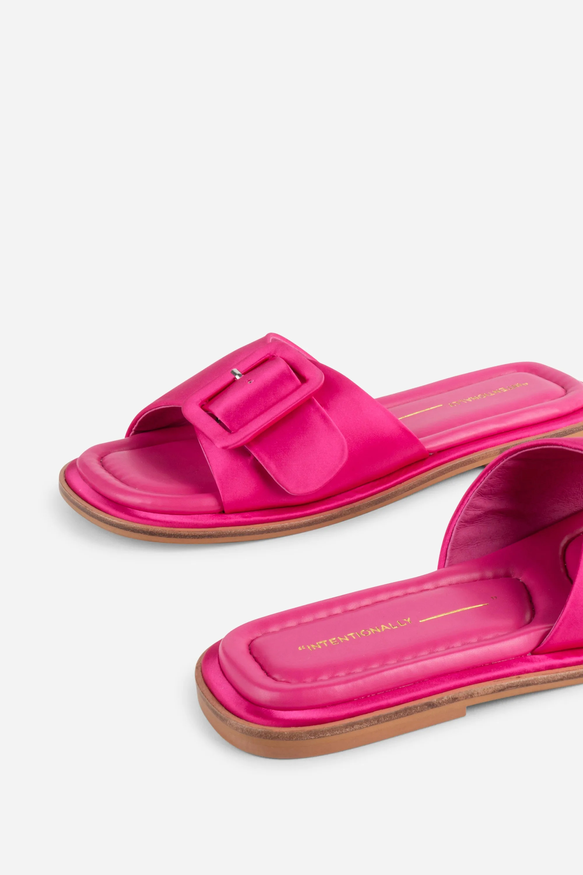 ASTRID SQUARE TOE SANDAL