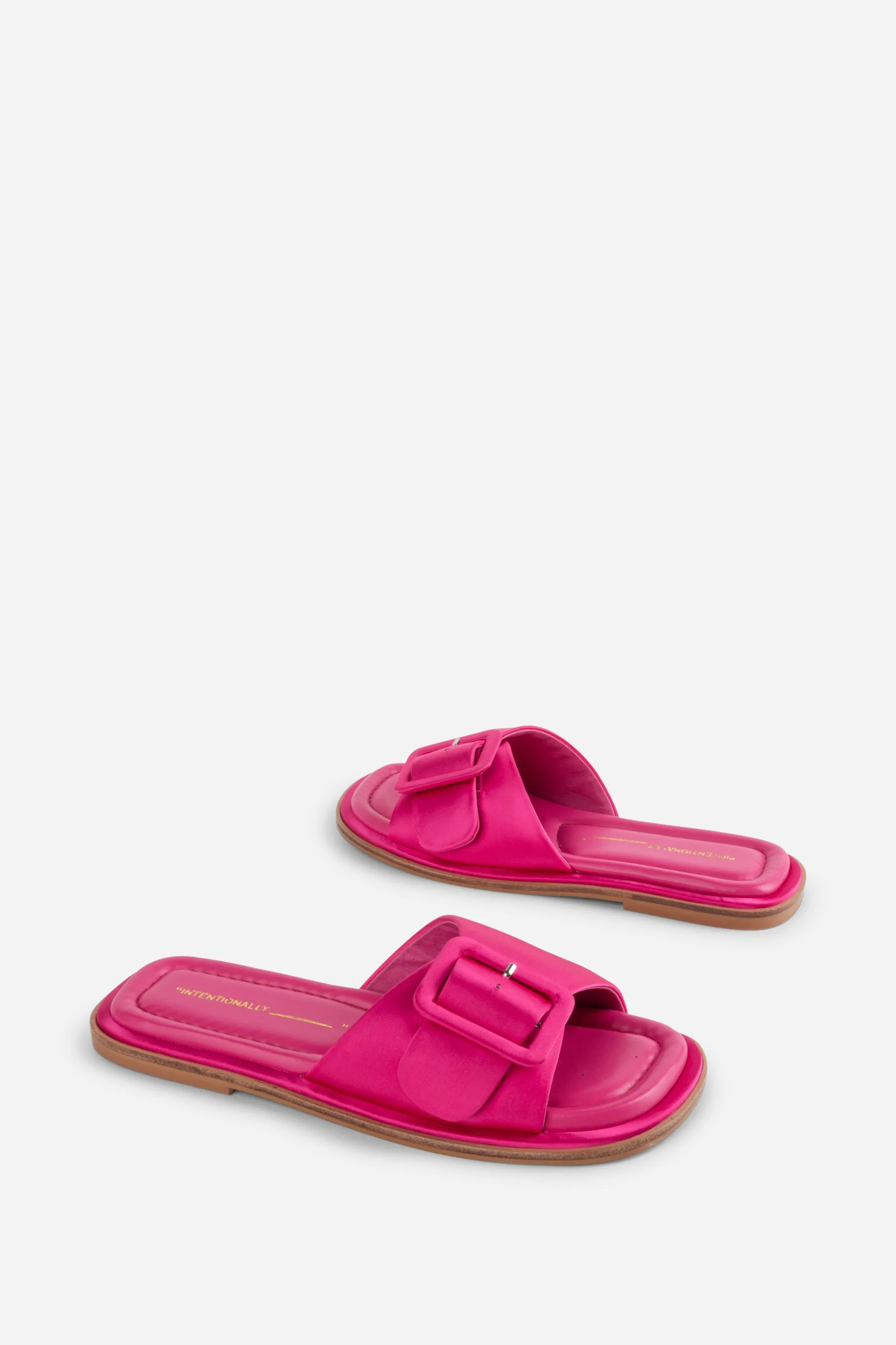 ASTRID SQUARE TOE SANDAL
