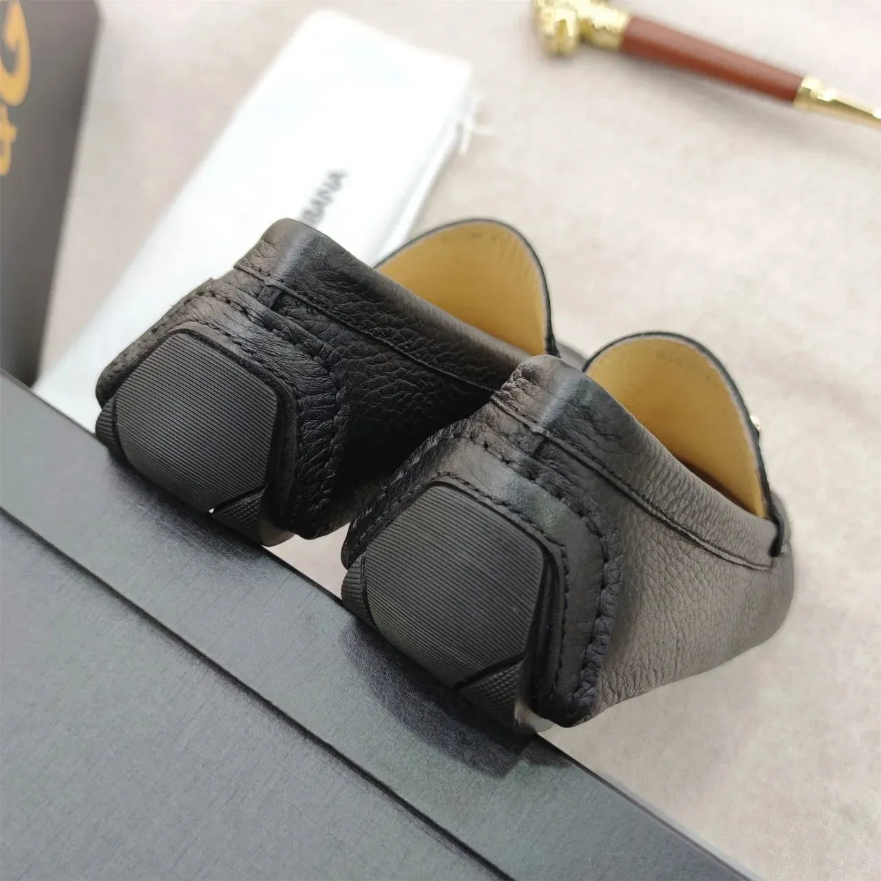 DOLCE & GABBANA || DG Logo Signature Leather Driving Shoes