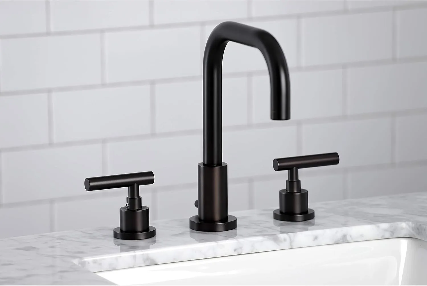 Kingston Brass FSC8935CML Manhattan Widespread Bathroom Faucet with Brass Pop-Up, 9.5 x 6.81 x 2.5, Oil Rubbed Bronze