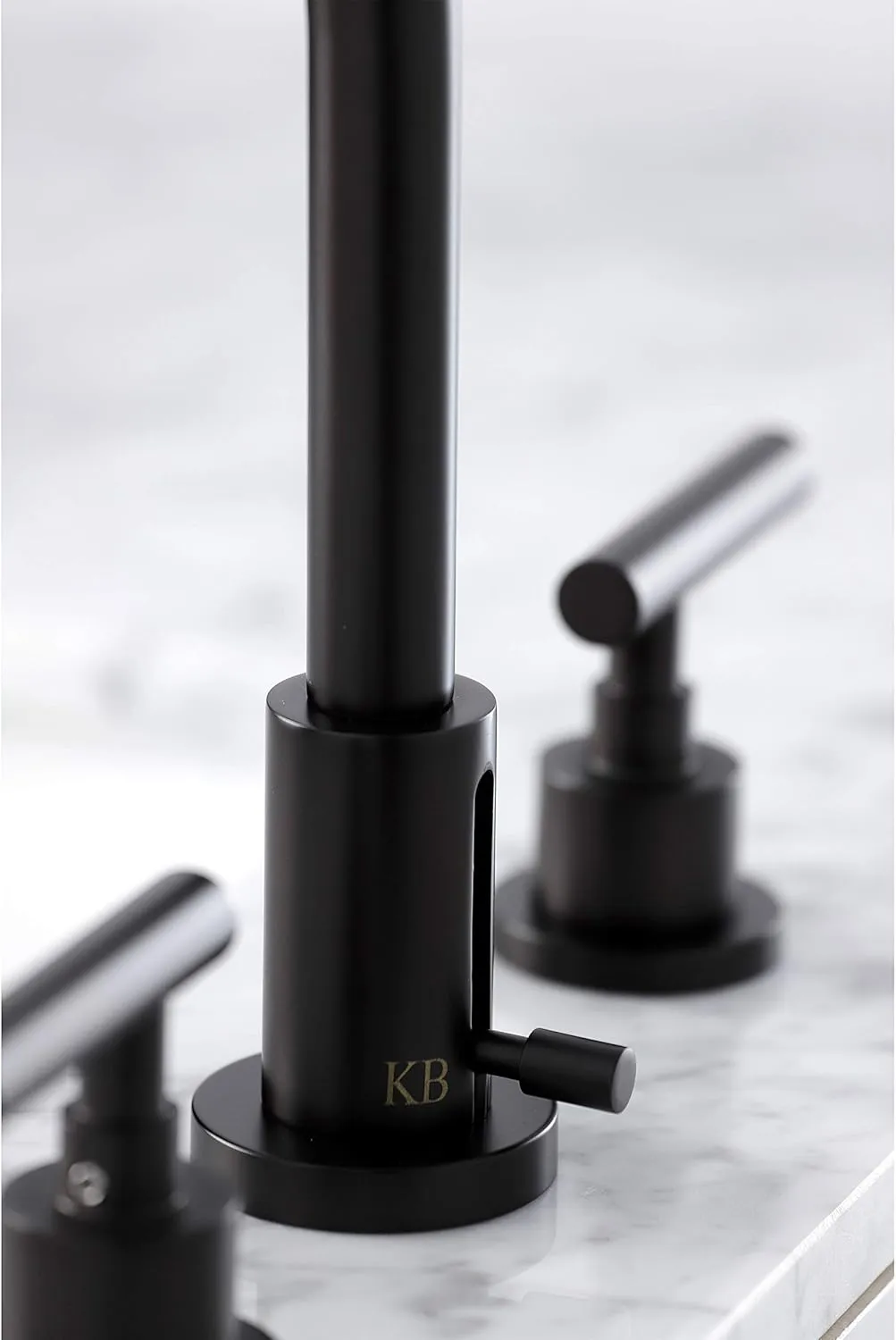 Kingston Brass FSC8935CML Manhattan Widespread Bathroom Faucet with Brass Pop-Up, 9.5 x 6.81 x 2.5, Oil Rubbed Bronze