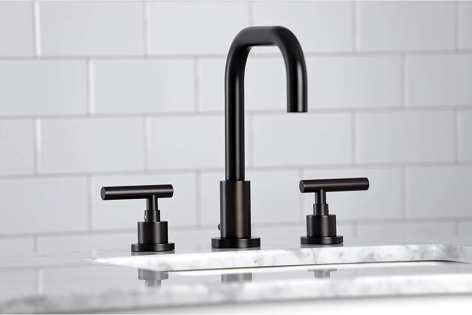 Kingston Brass FSC8935CML Manhattan Widespread Bathroom Faucet with Brass Pop-Up, 9.5 x 6.81 x 2.5, Oil Rubbed Bronze