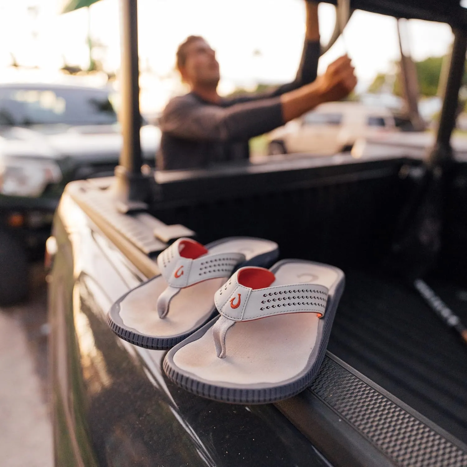OLUKAI Ulele Men's Beach Sandals, Water Resistant Flip Flops, Arch Support & Comfort Fit, Lightweight & Durable, Enhanced Grip & Traction
