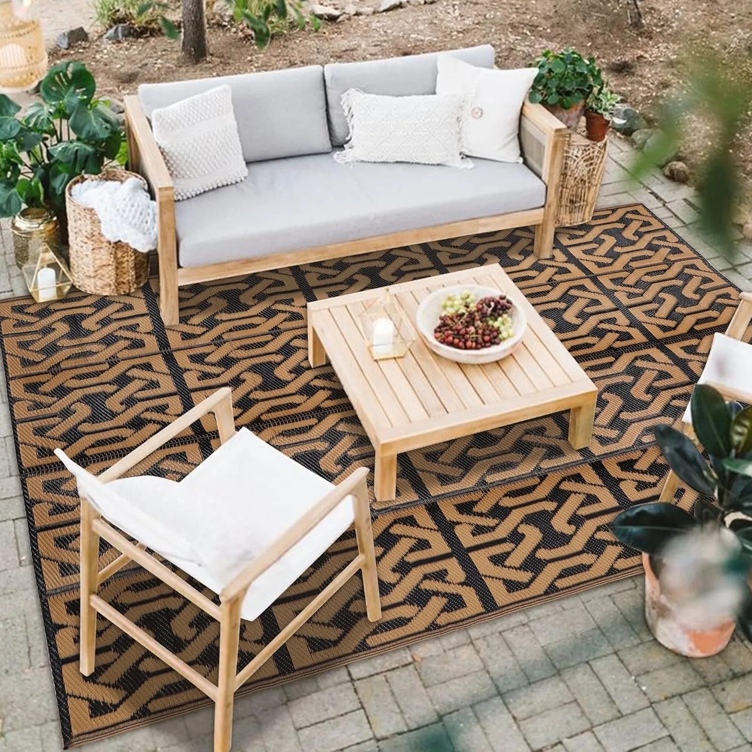 SAND MINE Reversible Mats, Plastic Straw Rug, Modern Area Rug, Large Floor Mat and Rug for Outdoors, RV, Patio, Backyard, Deck, Picnic, Beach, Camping, Trailer, Black & Brown, 5' x 8'