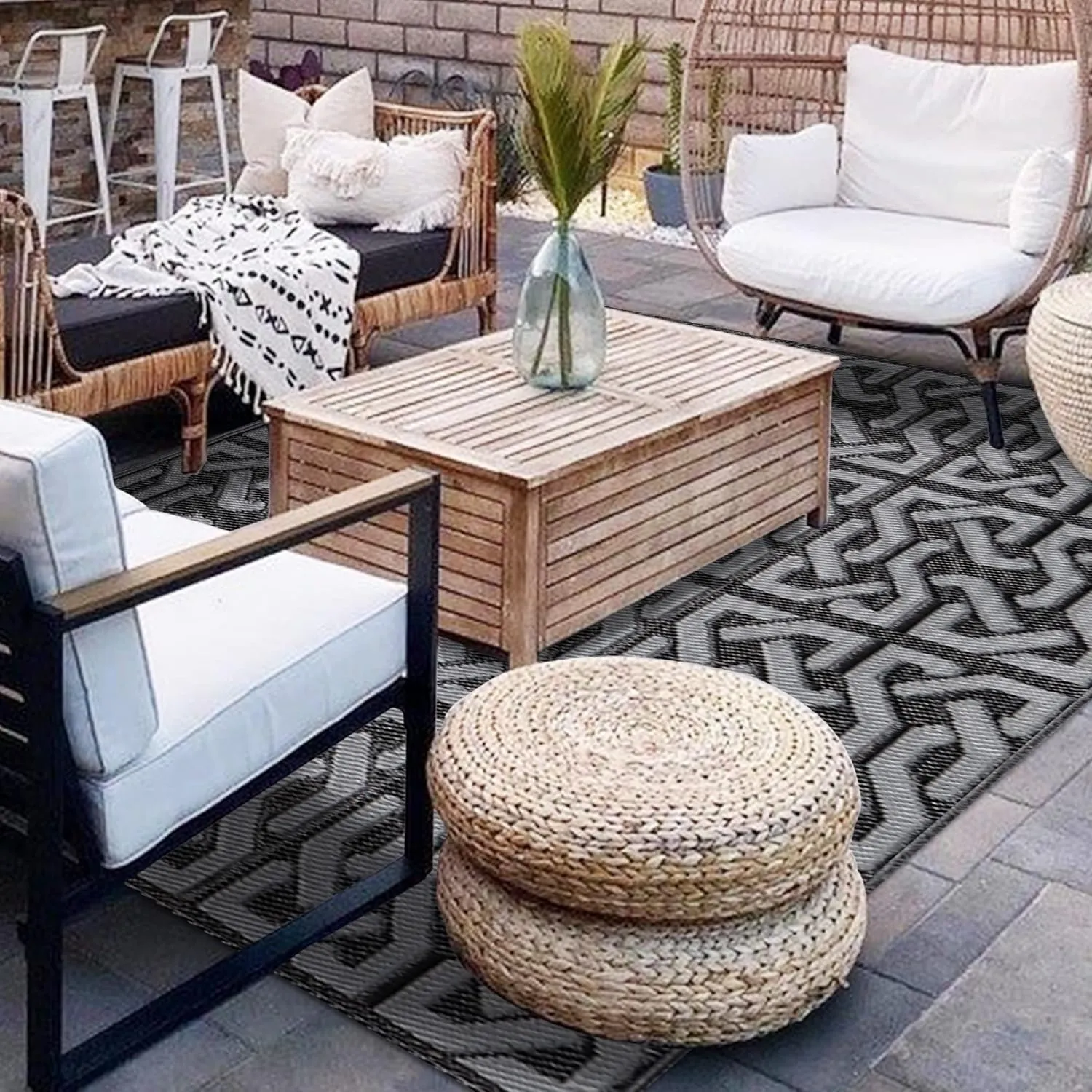 SAND MINE Reversible Mats, Plastic Straw Rug, Modern Area Rug, Large Floor Mat and Rug for Outdoors, RV, Patio, Backyard, Deck, Picnic, Beach, Trailer, Camping (4' x 6', Black & Grey)
