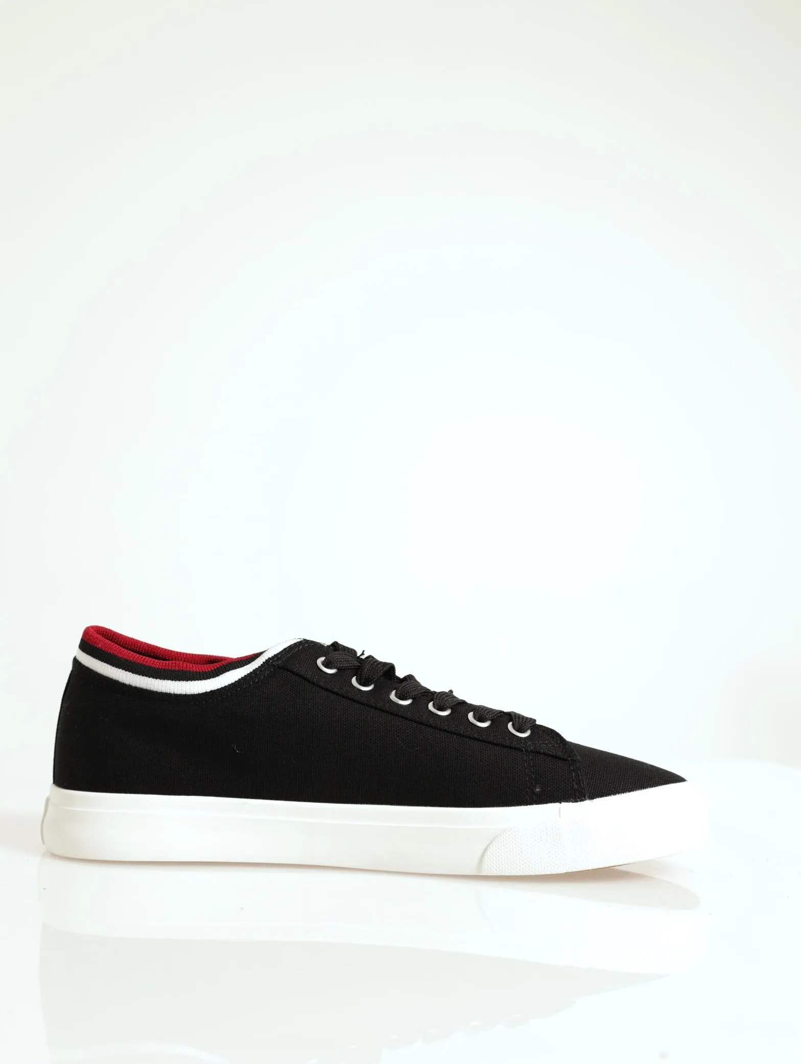 Spin Knit Collar Lace Up Sneaker - Black