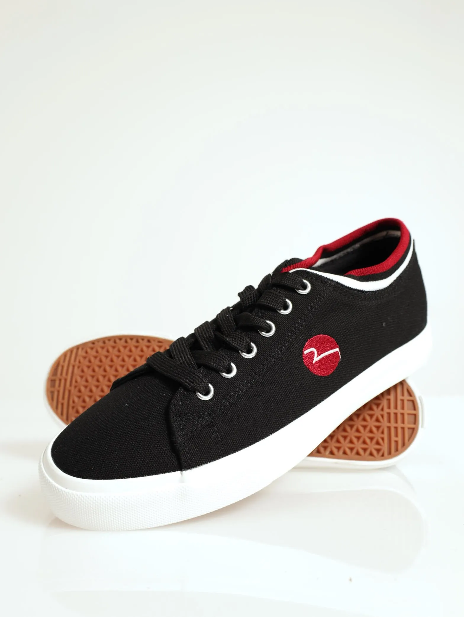 Spin Knit Collar Lace Up Sneaker - Black