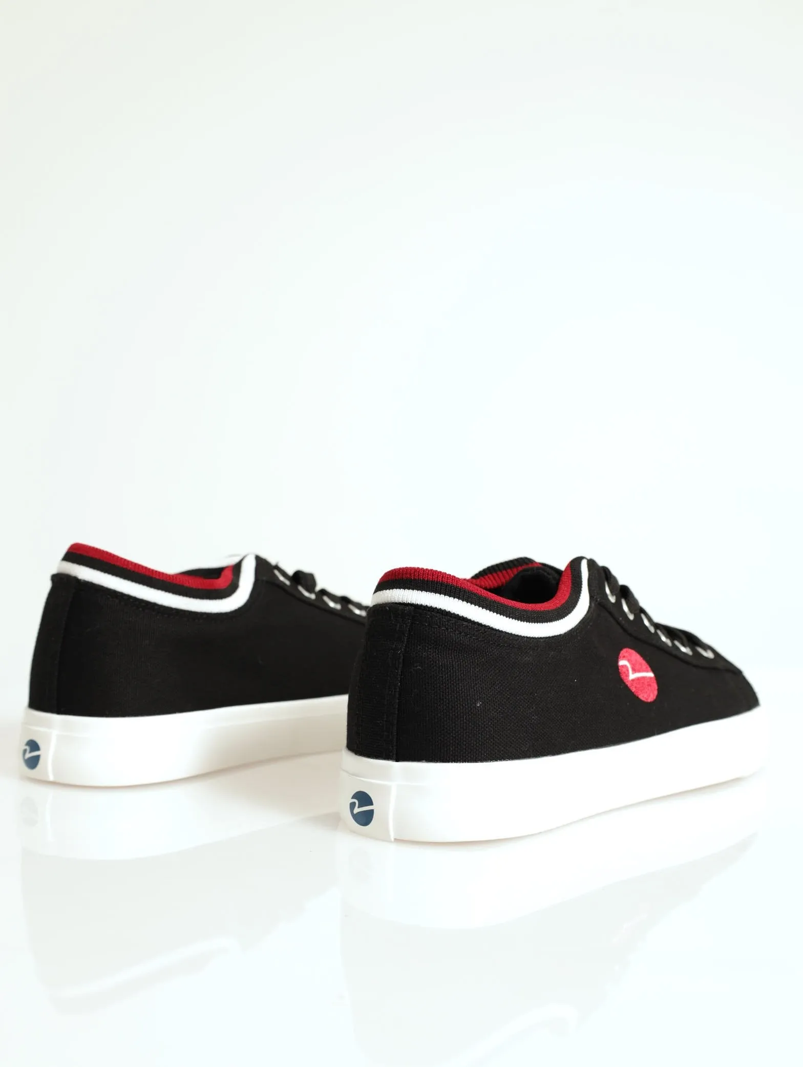 Spin Knit Collar Lace Up Sneaker - Black