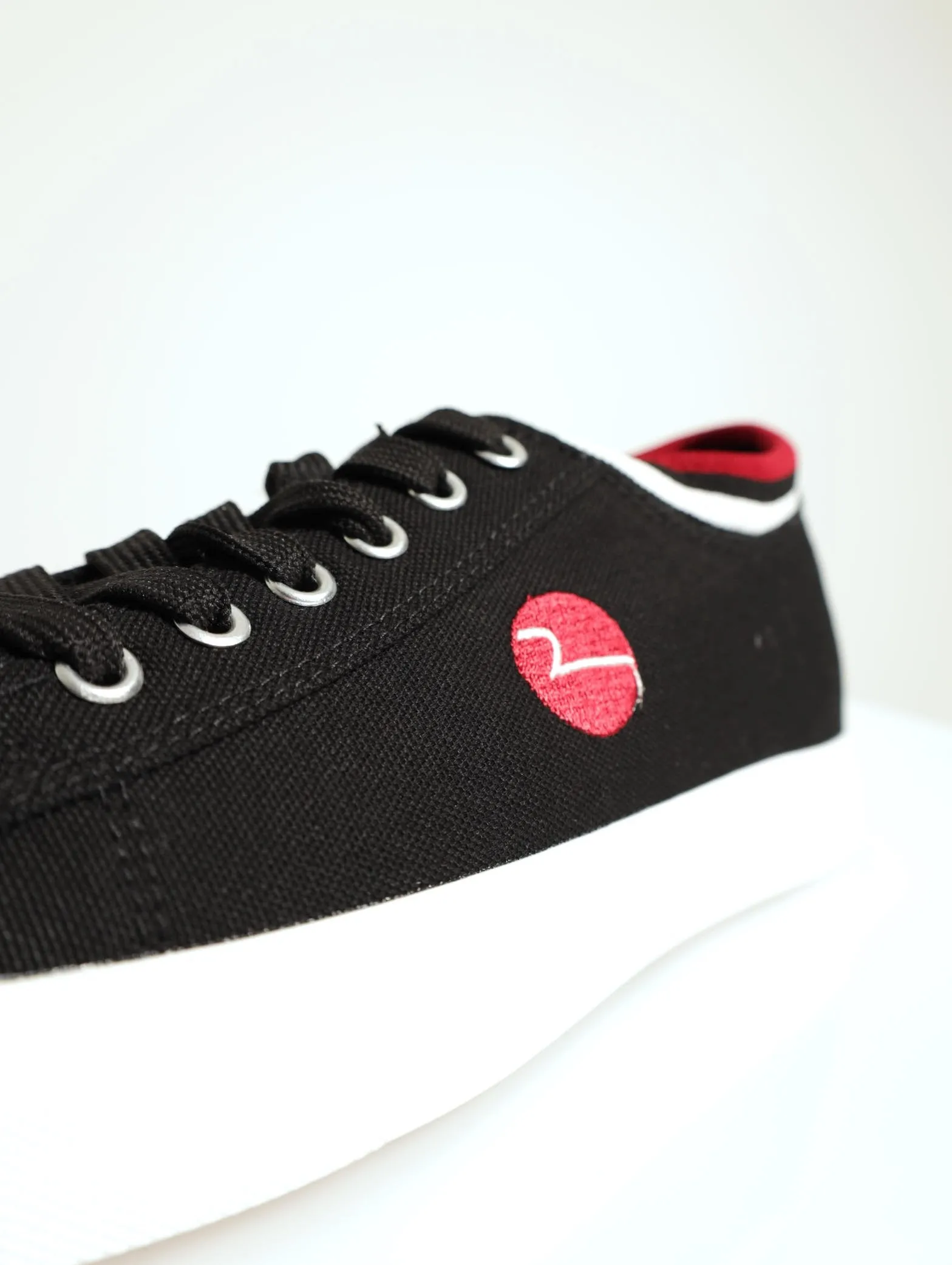 Spin Knit Collar Lace Up Sneaker - Black