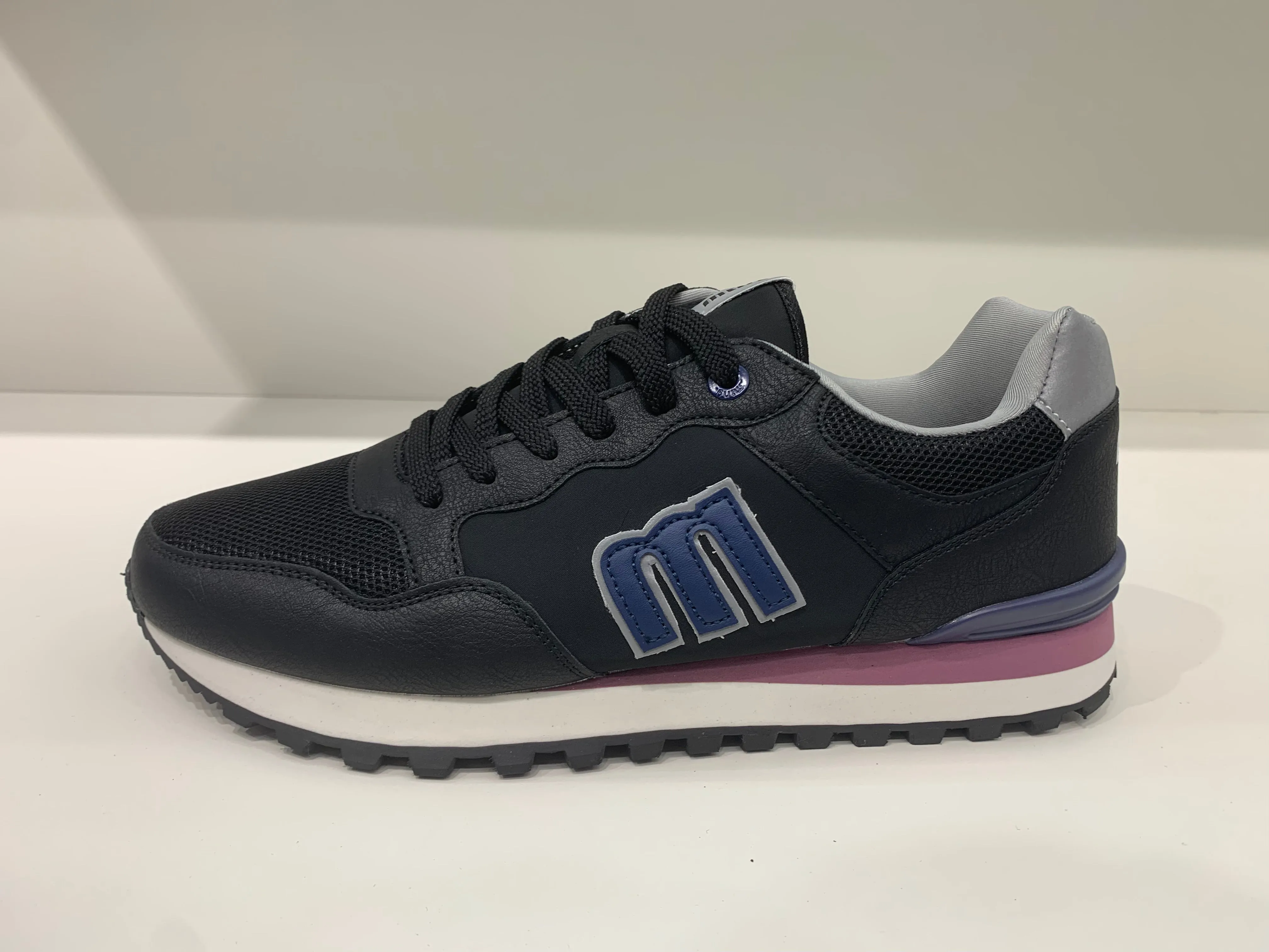 STRIDE BLACK