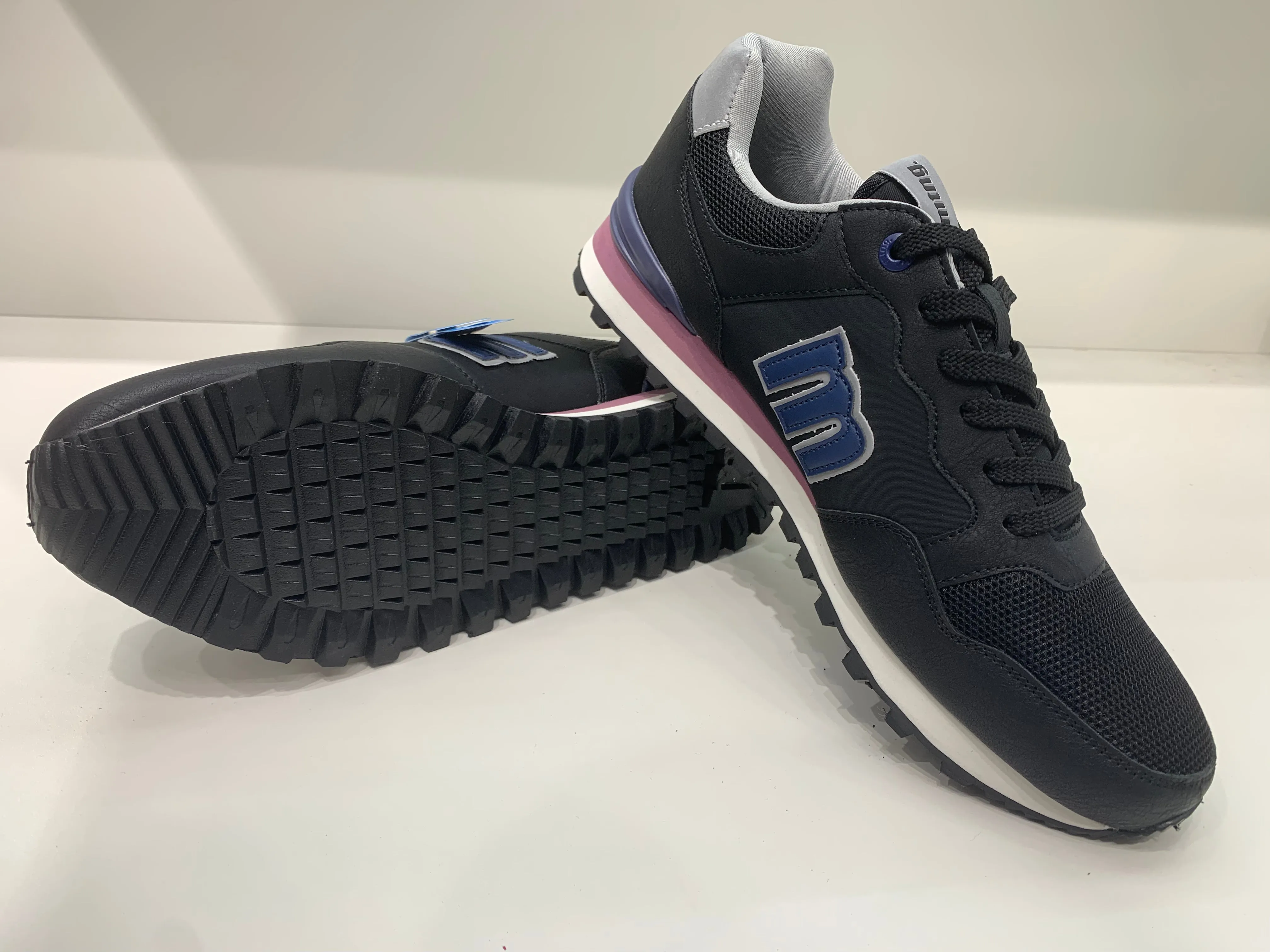 STRIDE BLACK