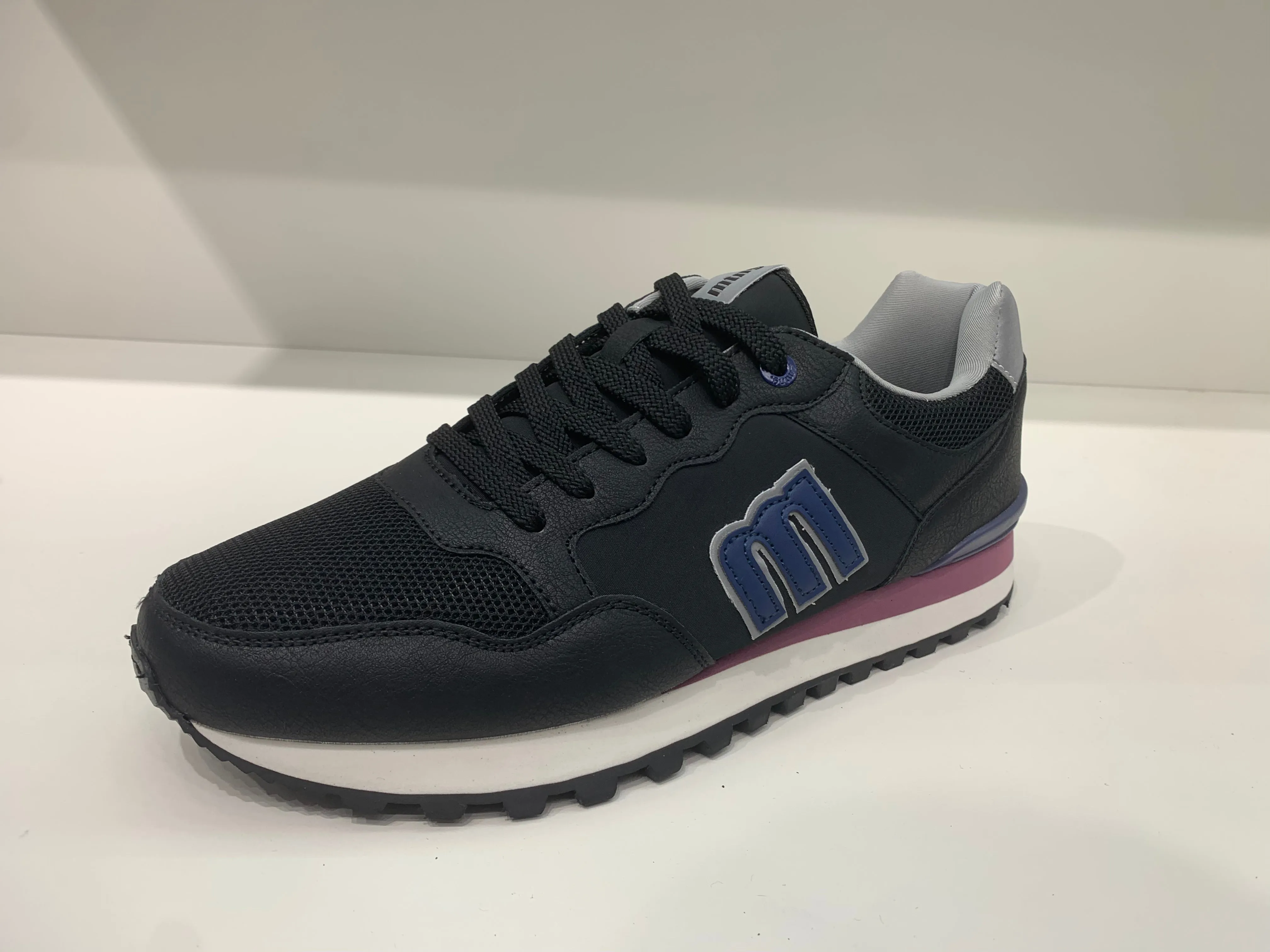 STRIDE BLACK