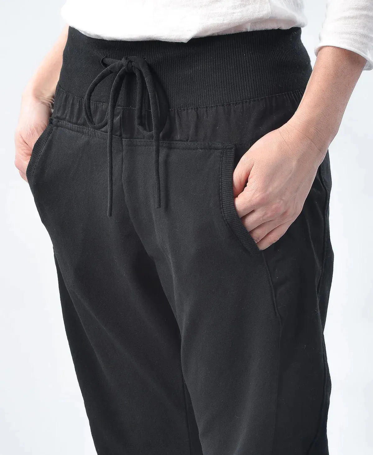 Suzy D Curve Ultimate Joggers - Black