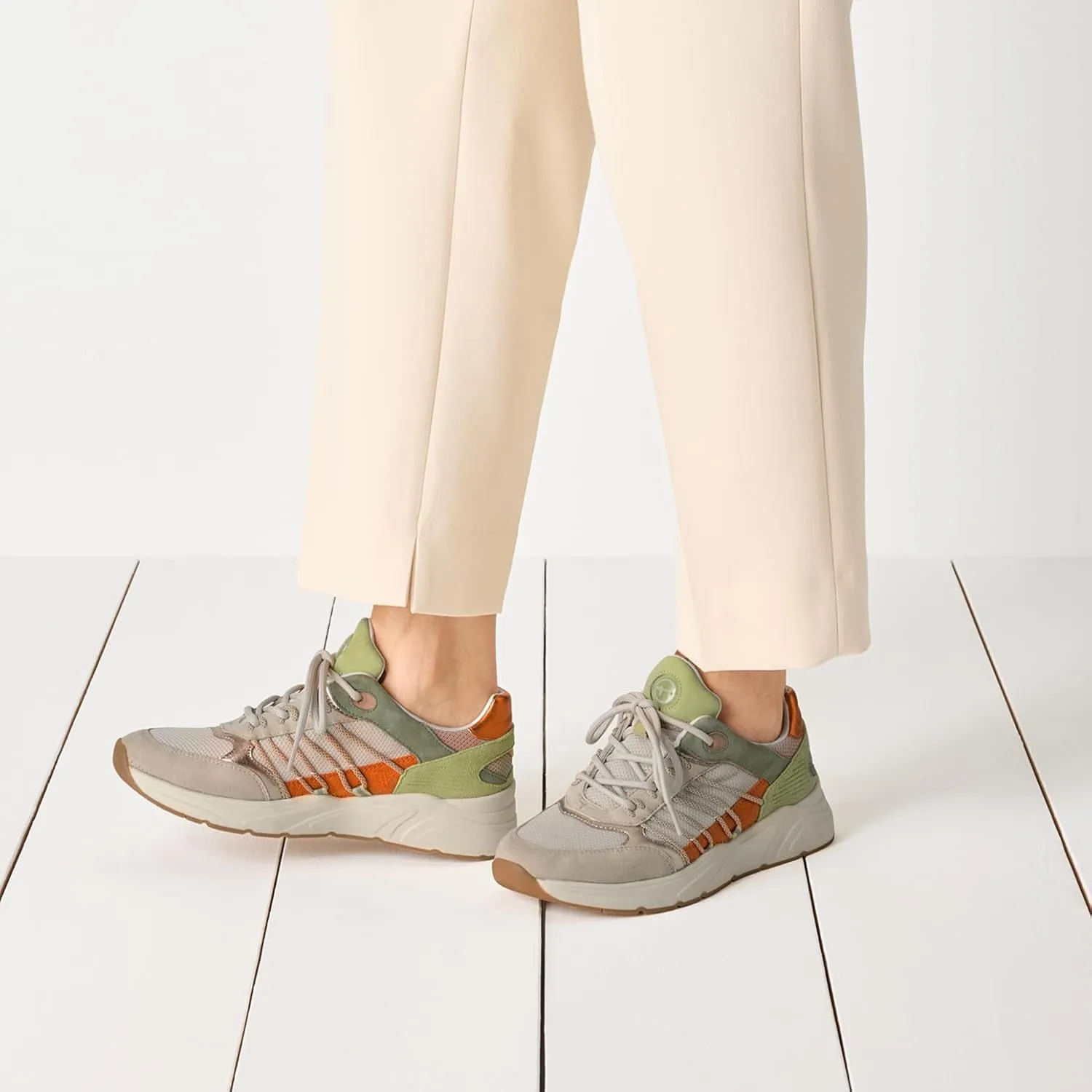 Tamaris Women's Sporty Lace-up