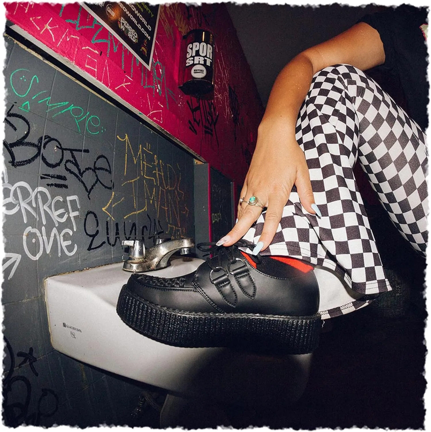 T.U.K. Shoes V9493 Unisex-Adult Creepers, Black TUKskin Viva Mondo Creeper