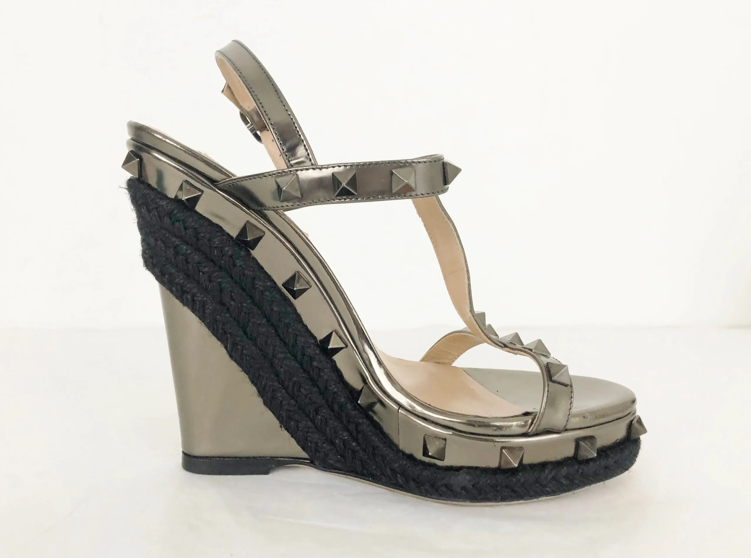 Valentino Rockstud Wedge Sandal Size 36 It (6 Us)