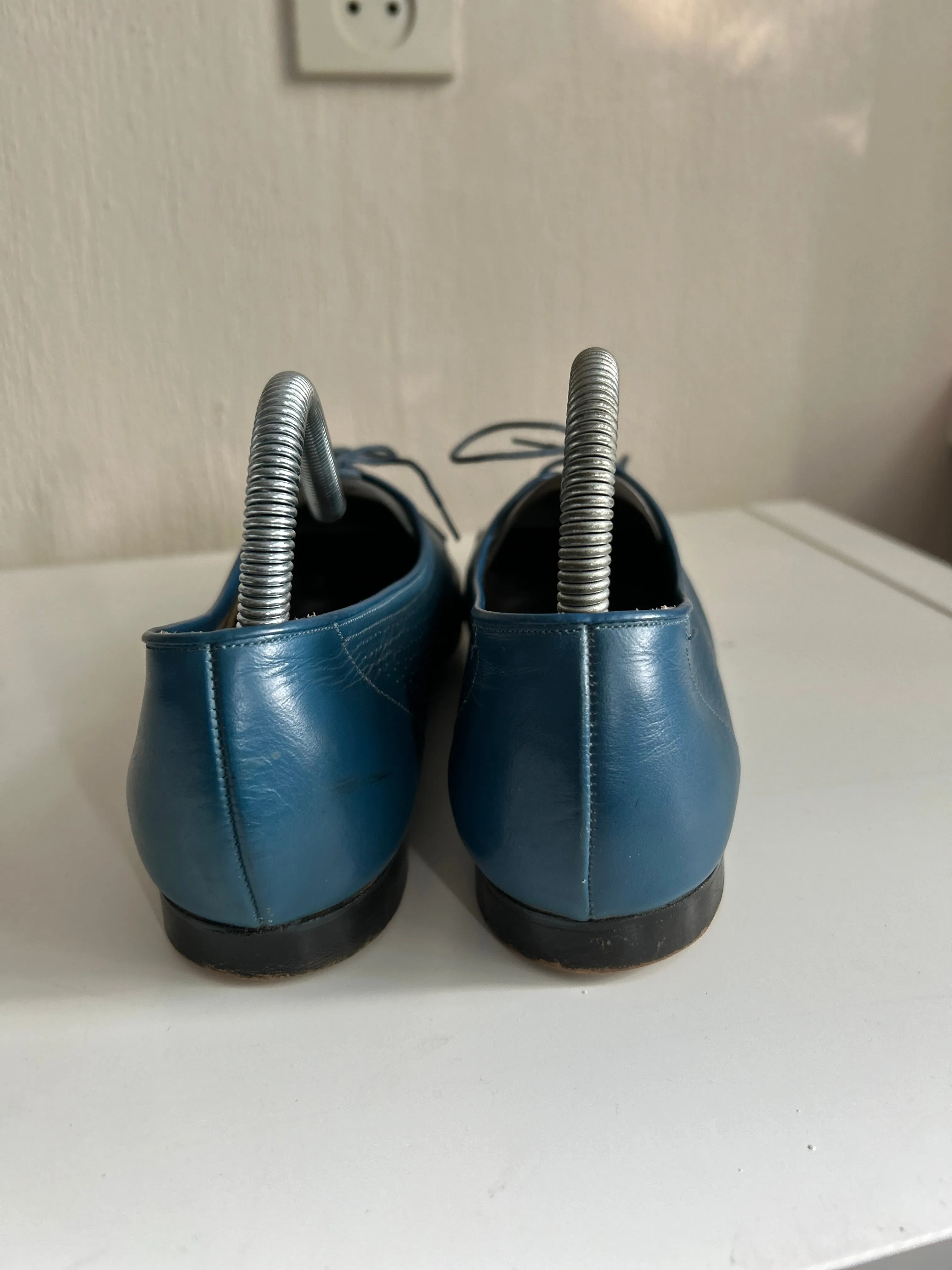 Vintage lace up mocassins