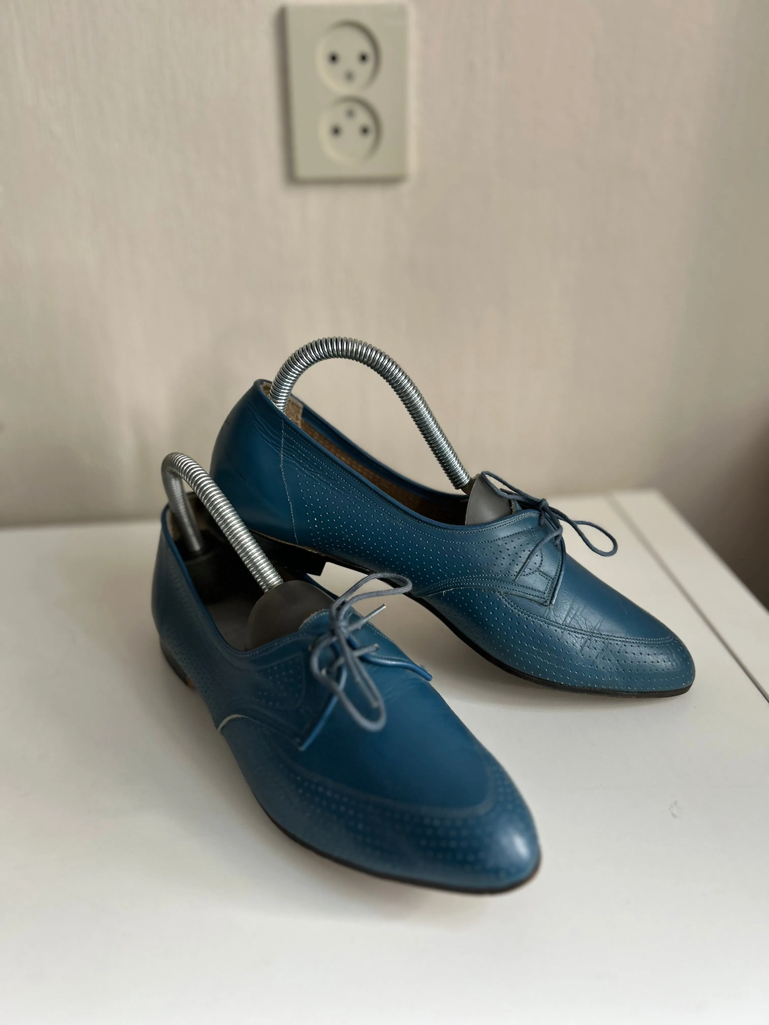 Vintage lace up mocassins