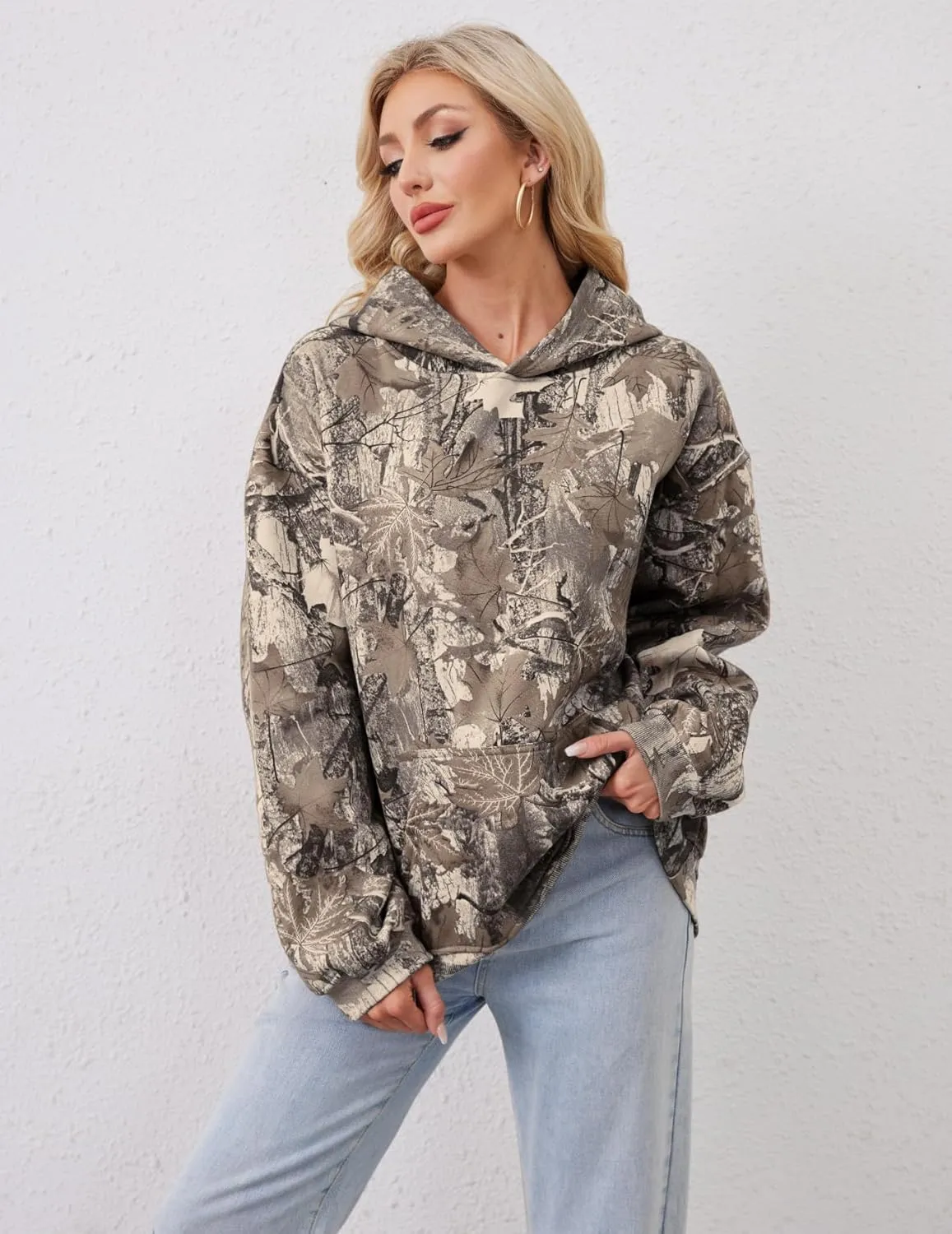Women Oversized Fleece Camo Hoodies Maple Leaf Hooded Sweatshirt Casual Long Sleeve Fall Pullover Tops With Pockets