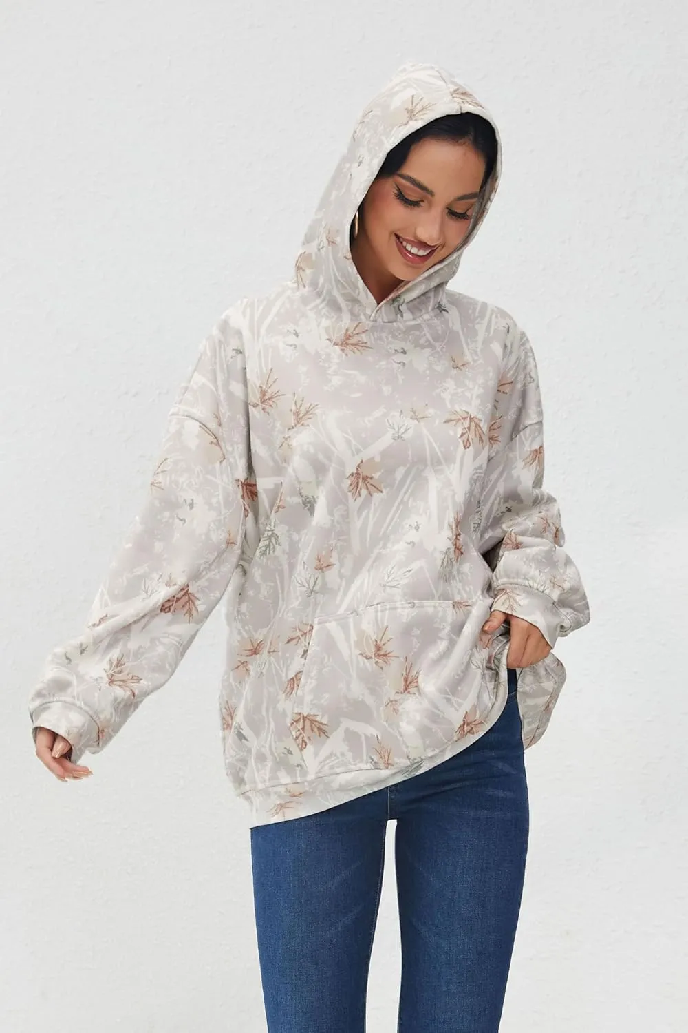 Women Oversized Fleece Camo Hoodies Maple Leaf Hooded Sweatshirt Casual Long Sleeve Fall Pullover Tops With Pockets