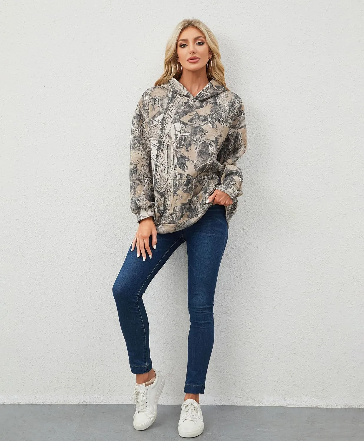 Women Oversized Fleece Camo Hoodies Maple Leaf Hooded Sweatshirt Casual Long Sleeve Fall Pullover Tops With Pockets