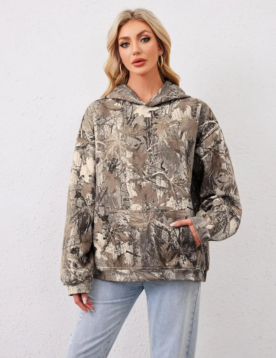 Women Oversized Fleece Camo Hoodies Maple Leaf Hooded Sweatshirt Casual Long Sleeve Fall Pullover Tops With Pockets